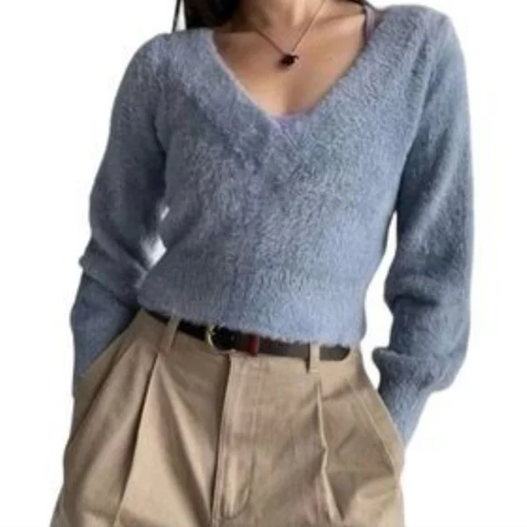 Sweater - Picture 1 of 8